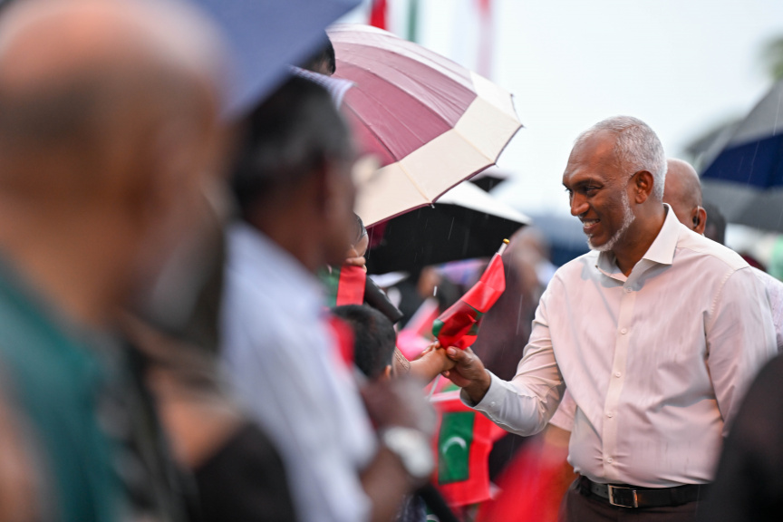 President Dr Mohamed Muizzu arrives in L. Fonadhoo on October 20, 2025. (Photo/President's Office)