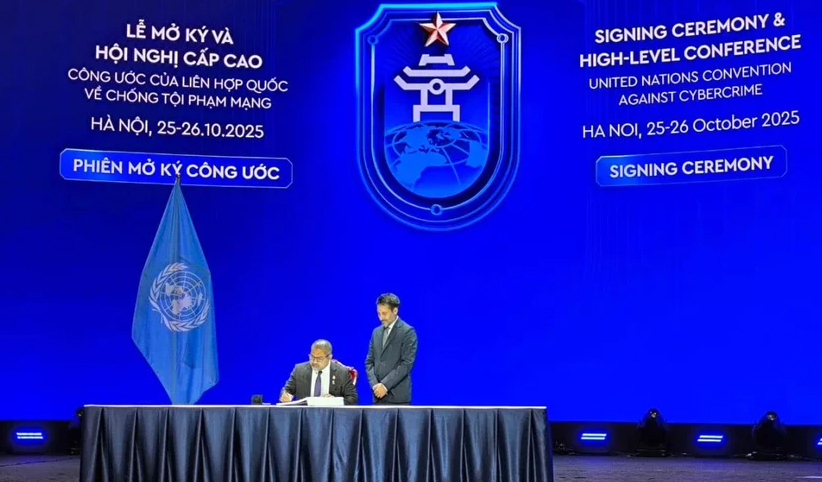 FOREIGN MINISTER ABDULLA KHALEEL SIGNS CONVENTION AGAINST CYBERCRIME