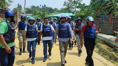Armed Police Battalion (APBN) members detained four members of the Arakan Rohingya Salvation Army (ARSA) with a huge cache of arms and ammos in Ukhiya upazila of Cox’s Bazar on Friday morning.