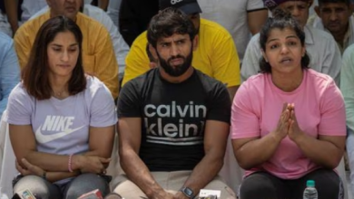 FILE PHOTO-Indian wrestlers Vinesh Phogat, Bajrang Punia, and Sakshi Malik address a news conference as they take part in a sit-in protest demanding arrest of Wrestling Federation of India (WFI) chief, who they accuse of sexually harassing female players, in New Delhi, India, April 24, 2023. REUTERS/Adnan Abidi