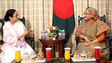Chief minister of India's West Bengal Mamata Banerjee with prime minister Sheikh Hasina in Kolkata on 22 November, 2019 File photo