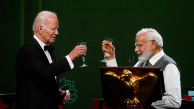 U.S. President Joe Biden and India's Prime Minister Narendra Modi raise a toast during an official state dinner at the White House in Washington, U.S., June 22, 2023. REUTERS/Elizabeth Frantz TPX IMAGES OF THE DAY