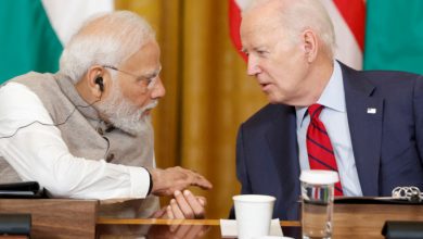 US President Joe Biden and India's Prime Minister Narendra Modi talk during a meeting with senior officials and CEOs of American and Indian companies in the East Room of the White House in Washington, U.S., June 23, 2023. REUTERS/Evelyn Hockstein/File Photo