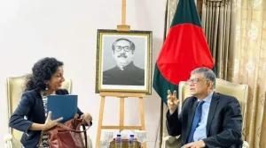 US Deputy Assistant Secretary Afreen Akhter speaking with oreign secretary Masud Bin Momen in Dhaka on Monday, October 16, 2023. Photo: Courtesy