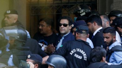 Security officers escort Pakistan's former Prime Minister Imran Khan, as he appeared in Islamabad High Court, Islamabad, Pakistan 12 May 2023. Photo: REUTERS/Akhtar Soomro/File Photo