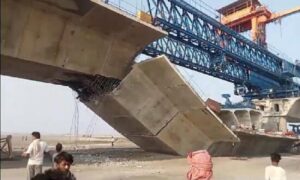 India's longest bridge collapsed