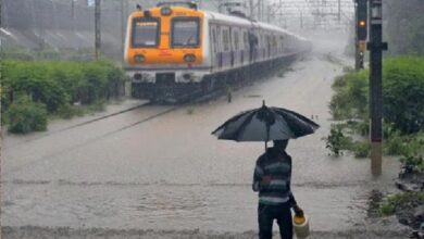 Heavy rain in India due to Remal, train movement stopped