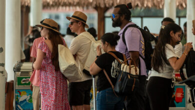 Data released by the Tourism Ministry indicates a notable surge in tourist arrivals, marking a 10.8 percent increase compared to the same period last year, when 794,061 visitors were recorded.