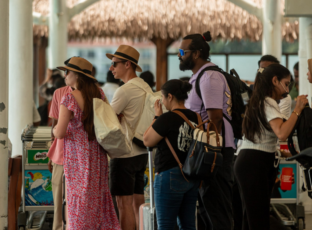 Tourism Boom Continues: Maldives Welcomes Over 879,000 Visitors
