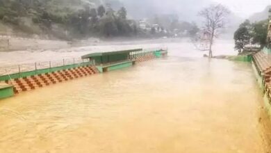 6 dead in landslides in Sikkim, 1500 tourists stranded