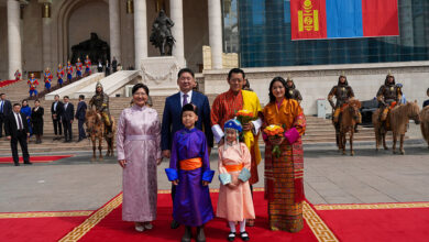 The President of Mongolia, HE Khurelsukh Ukhnaa and First Lady Bolortsetseg Luvsandorj officially received Their Majesties to Mongolia in an honour guard ceremony held at Sukhbaatar Square, the heart of Mongolia’s capital, Ulaanbaatar yesterday.