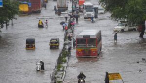 Roads flooded in Mumbai due to heavy rains, schools and colleges closed