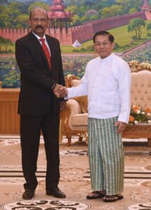 Sri Lanka's Defence Secretary, General Kamal Gunaratne, called on Myanmar Prime Minister Min Aung Hlaing at the Prime Minister's office, and requested assistance in rescuing the captive Sri Lankans