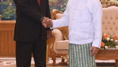 Sri Lanka's Defence Secretary, General Kamal Gunaratne, called on Myanmar Prime Minister Min Aung Hlaing at the Prime Minister's office, and requested assistance in rescuing the captive Sri Lankans