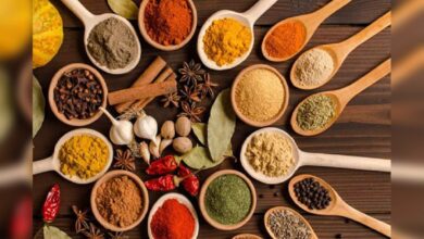 Indian spices are very popular all over the world. Their position is also at the top in terms of spice export in the world Their products are sold in Europe, Asia and North America. However, recently, questions have arisen about the quality of the country's spices. This is because 12 percent of spice samples failed to meet quality and safety criteria in tests conducted by the Food Safety and Standards Authority of India (FSSAI). The country's government initiated the test after taking action against two popular brands of spices Recently, the Food Safety and Quality Control Authority of India took the initiative to collect and test samples of various powdered spices In April, Hong Kong banned the sale of some powdered spices from two brands, MDH and Everest, due to high levels of pesticides. After that, Britain announced the imposition of strict control of all types of spices imported from India New Zealand, Australia and the United States also said to keep an eye on the matter In such a context, the authorities of India are shaking However, MDH and Everest claim that their masala is safe Both these brands are quite popular in India for spice products Data from the authorities' tests conducted from May to early July was collected by Reuters under India's Right to Information Act. Out of 4,54 samples, 474 failed to meet the required quality In this case, action is being taken against the companies involved, the Food Safety and Quality Control Authority told Reuters According to Zeon Market Research, India's domestic spice market is over $1 trillion India exported a record $4.46 billion worth of spices and spice products in the fiscal year ended last March.