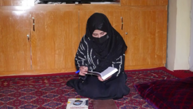 Afghan Girls Demand Access to Education