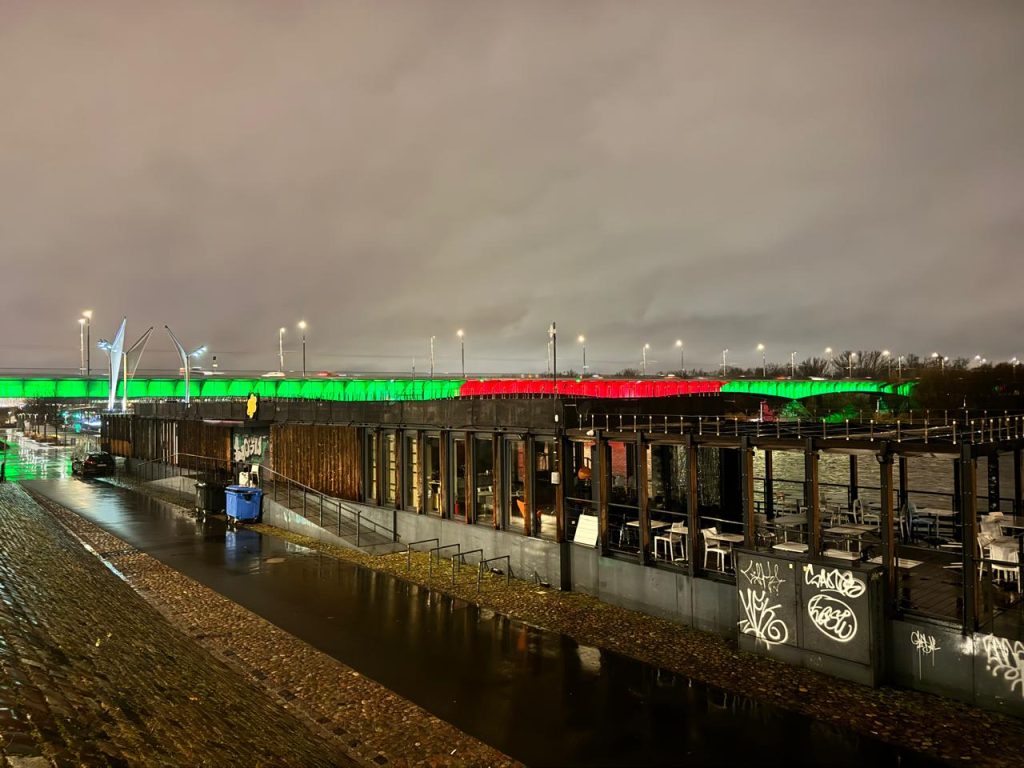 Poland’s Śląsko-Dąbrowski Bridge Illuminated in Red and Green for Bangladesh’s Victory Day 2024
