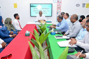 President Dr Mohamed Muizzu and official delegates meet with the council of B. Fehendhoo. (Photo/President's Office)