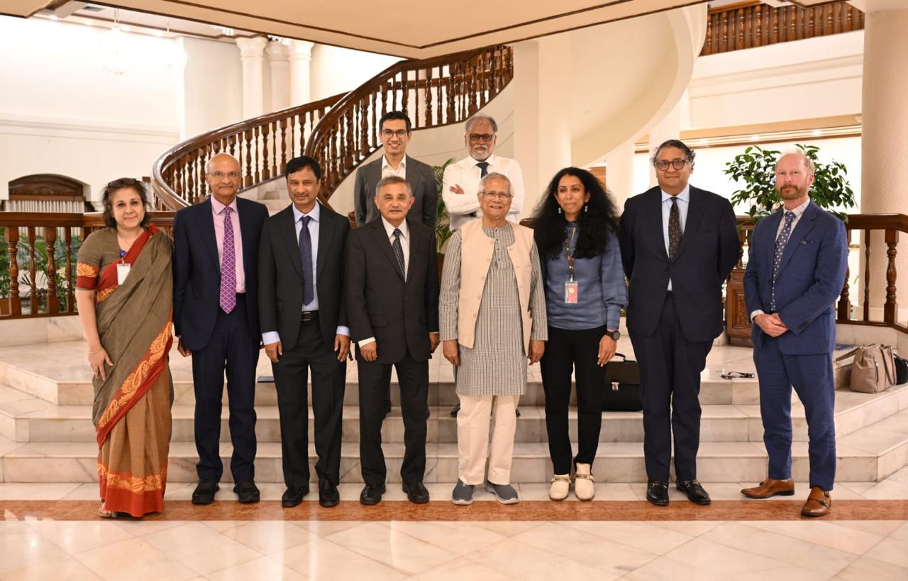 Officials from the company, Exo Imaging, led by its co-founders Yusuf Haque and Sandeep Akkaraju, met with Chief Adviser Professor Muhammad Yunus on Thursday at the state guest house Jamuna to discuss the groundbreaking technology and its potential impact.