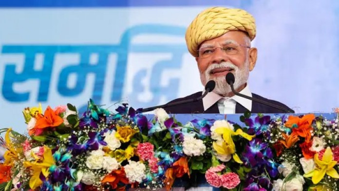 In his speech, Modi focused on encouraging India to pursue Atmanirbhar Bharat and become self-reliant.