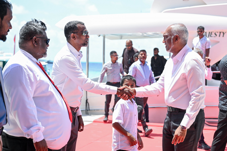 Mahibadhoo MP Ahmed Thorig greets President Dr Mohamed Muizzu when he arrives in Hangnaameedhoo in South Ari, on October 7, 2025. (Photo/ President's Office)