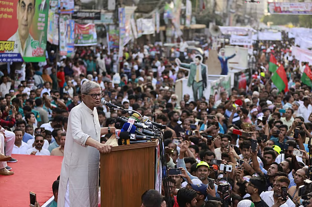 BNP secretary general Mirza Fakhrul Islam Alamgir addresses a rally in front of the BNP’s central office at Naya Paltan in the capital ahead of a procession marking the “National Revolution and Solidarity Day” on 7 November 2025.